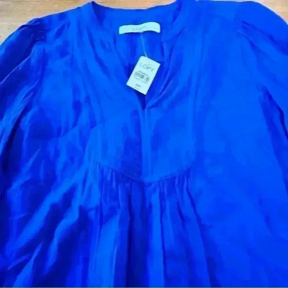 NWT LOFT XS Petites top pleated royal blue - Picture 3 of 9